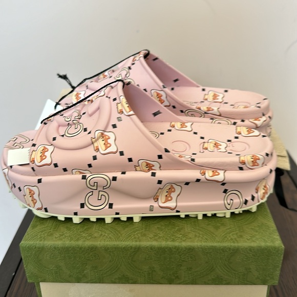 Gucci Angela Nguyen Printed Platform Slide - Picture 10 of 11